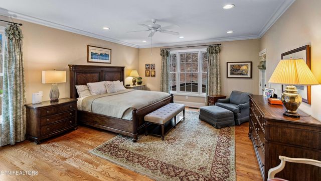 190 Lake Crest Drive, Lenoir City, TN 37772