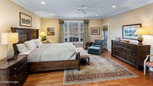 190 Lake Crest Drive, Lenoir City, TN 37772