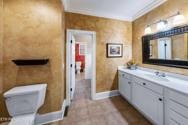 190 Lake Crest Drive, Lenoir City, TN 37772