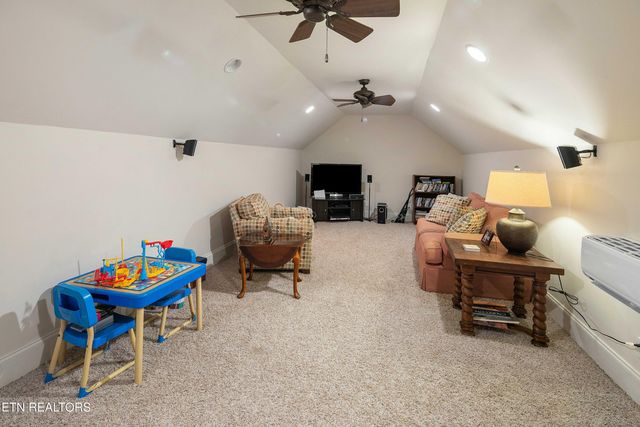 190 Lake Crest Drive, Lenoir City, TN 37772