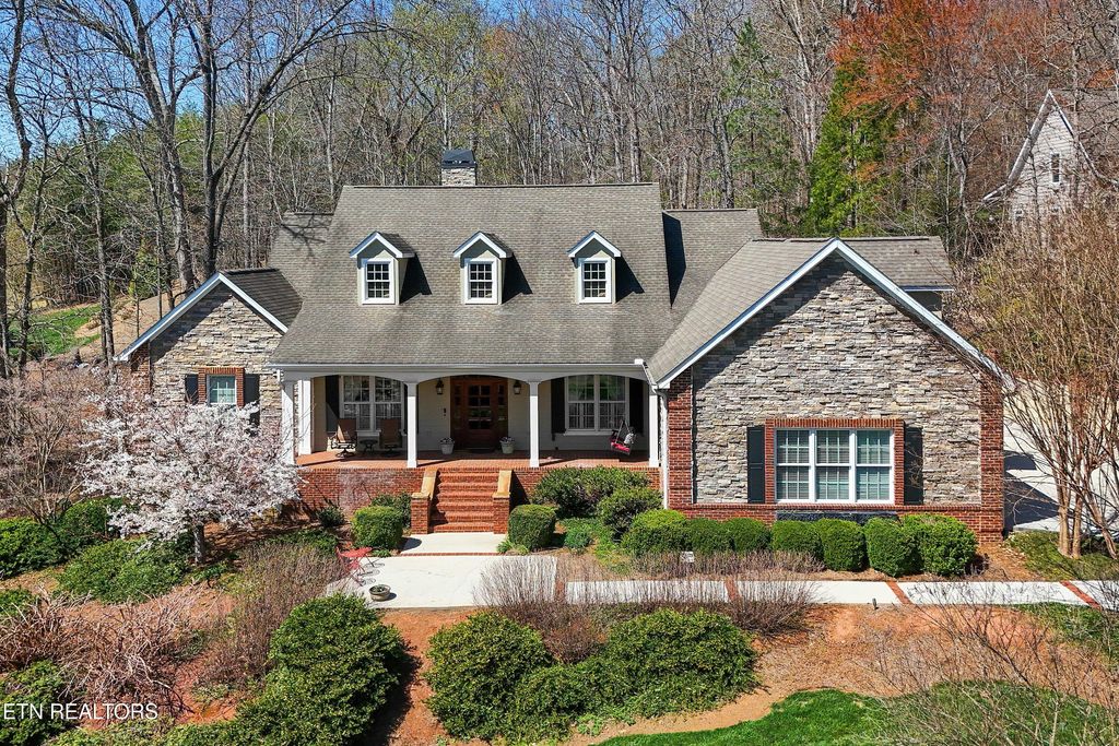 190 Lake Crest Drive, Lenoir City, TN 37772