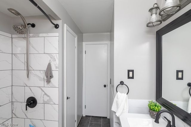 3724 E Wallings Road, Broadview Heights, OH 44147