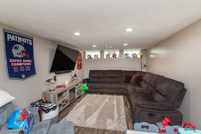 3724 E Wallings Road, Broadview Heights, OH 44147