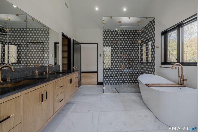 201 Ponus Avenue Extension, Norwalk, CT 06854