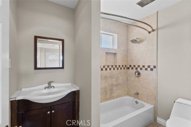 7135 Geyser Avenue, Reseda (los Angeles), CA 91335