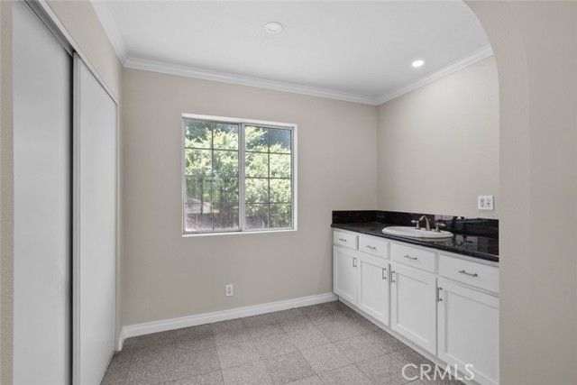 7135 Geyser Avenue, Reseda (los Angeles), CA 91335