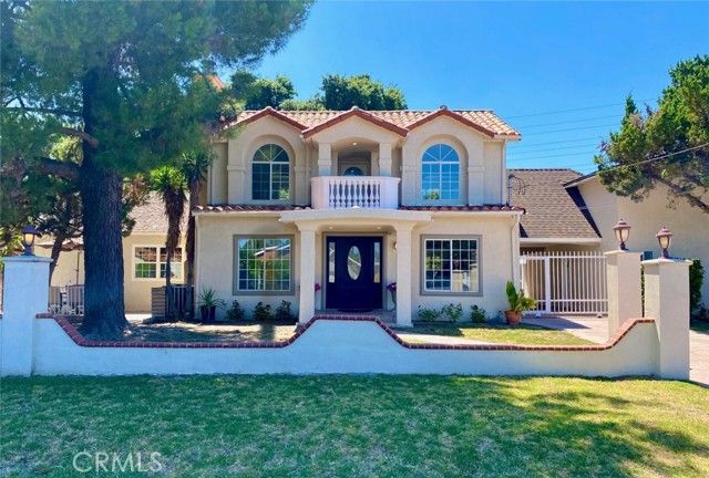 7135 Geyser Avenue, Reseda (los Angeles), CA 91335