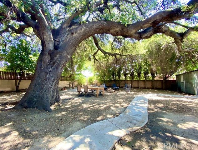 7135 Geyser Avenue, Reseda (los Angeles), CA 91335