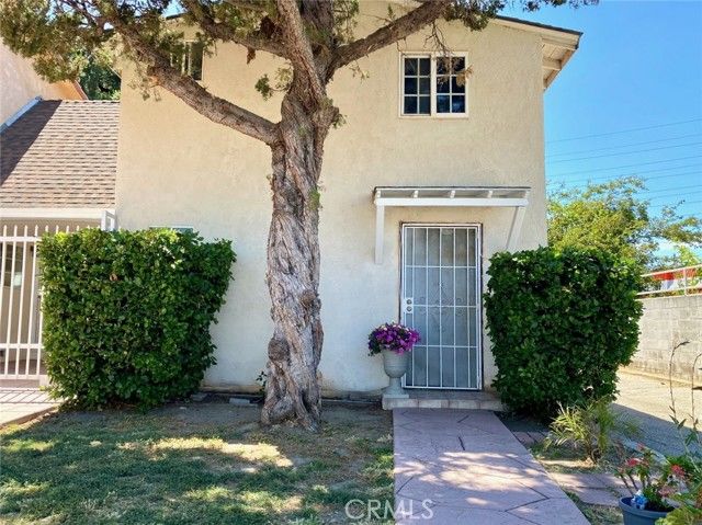 7135 Geyser Avenue, Reseda (los Angeles), CA 91335