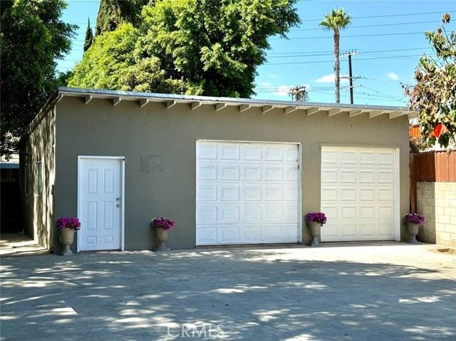 7135 Geyser Avenue, Reseda (los Angeles), CA 91335