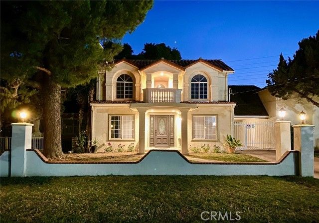 7135 Geyser Avenue, Reseda (los Angeles), CA 91335