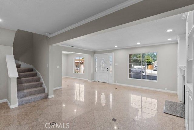 7135 Geyser Avenue, Reseda (los Angeles), CA 91335