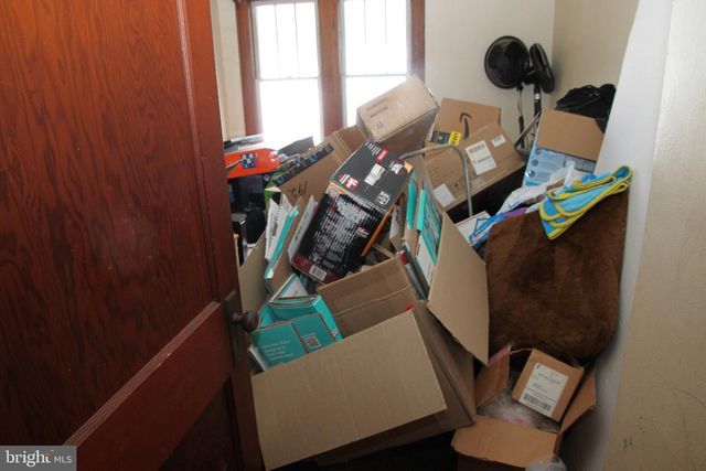 174 MCCOOLE AVE, Paw Paw, WV 25434