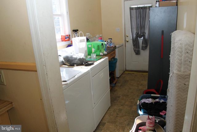 174 MCCOOLE AVE, Paw Paw, WV 25434