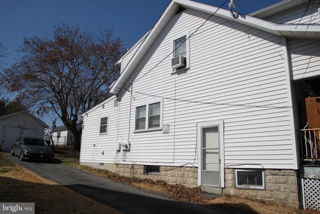 174 MCCOOLE AVE, Paw Paw, WV 25434