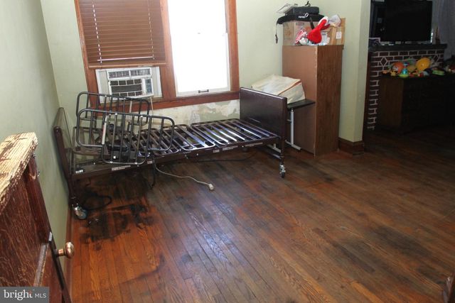 174 MCCOOLE AVE, Paw Paw, WV 25434