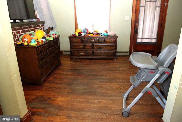 174 MCCOOLE AVE, Paw Paw, WV 25434