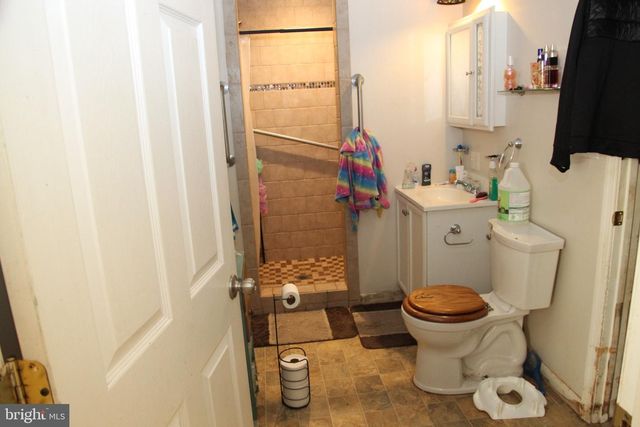 174 MCCOOLE AVE, Paw Paw, WV 25434