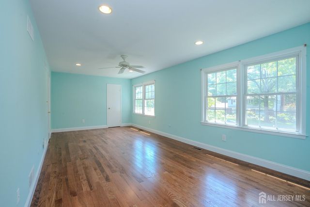 18 Parker Road, Plainsboro, NJ 08536