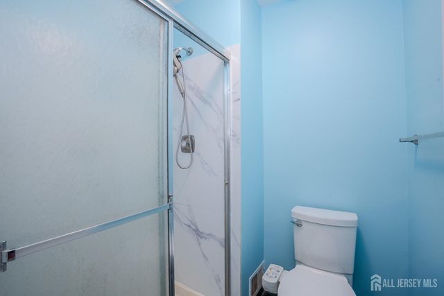 18 Parker Road, Plainsboro, NJ 08536
