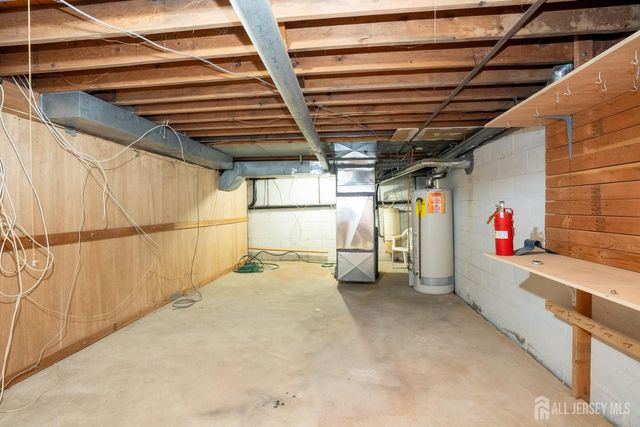 18 Parker Road, Plainsboro, NJ 08536