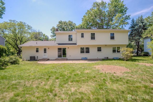 18 Parker Road, Plainsboro, NJ 08536