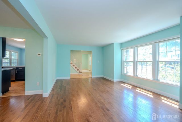 18 Parker Road, Plainsboro, NJ 08536