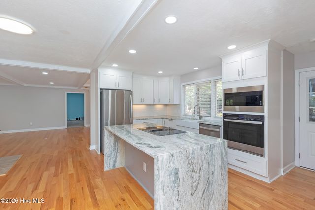 111 Somerset Lane, West End, NC 27376