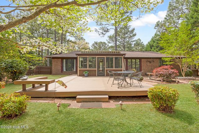 111 Somerset Lane, West End, NC 27376