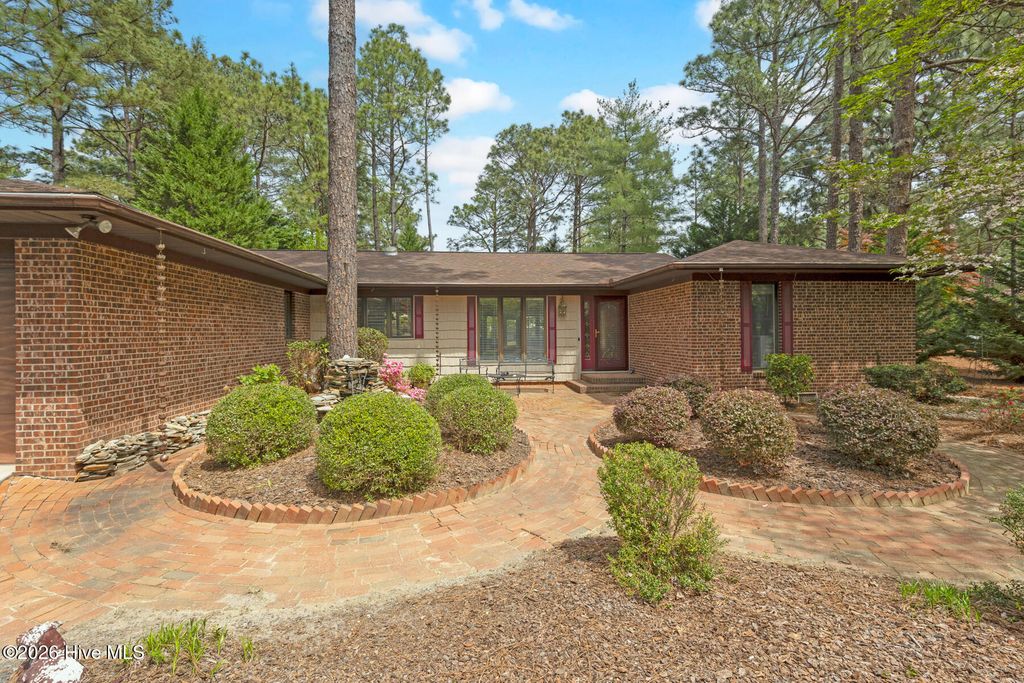 111 Somerset Lane, West End, NC 27376