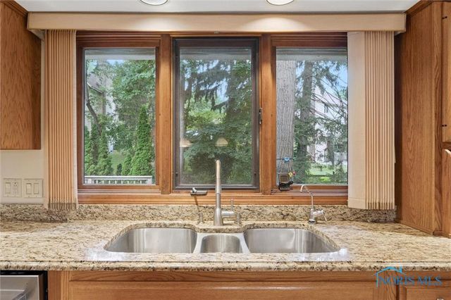 4816 Sunwood Drive, Toledo, OH 43623