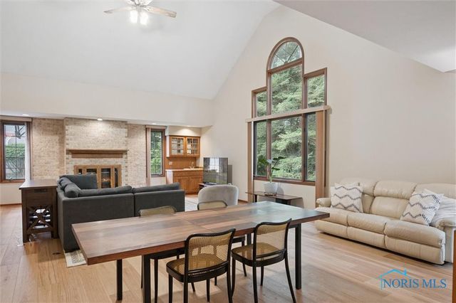 4816 Sunwood Drive, Toledo, OH 43623