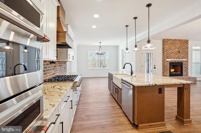 TOLER DR, Nokesville, VA 20181