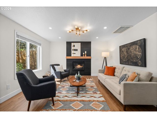 17369 WAKE ROBIN Cir, Oregon City, OR 97045