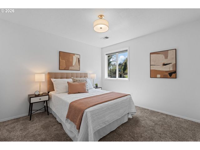 17369 WAKE ROBIN Cir, Oregon City, OR 97045