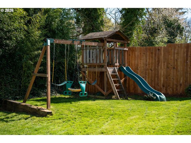 17369 WAKE ROBIN Cir, Oregon City, OR 97045