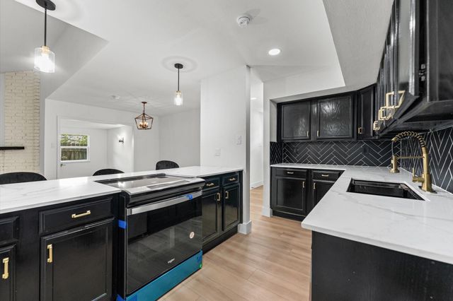 6934 Pickett Drive, Richmond, TX 77469