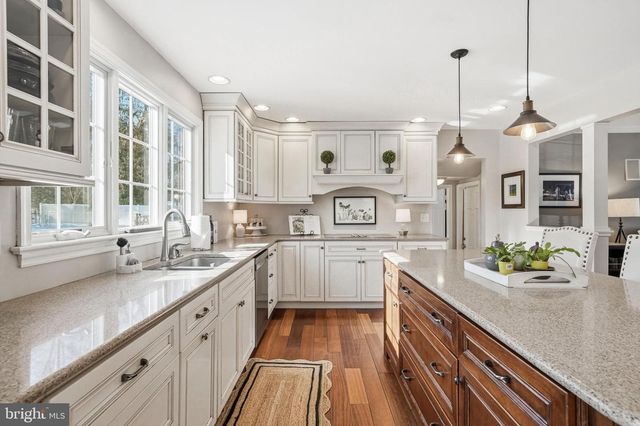 340 COLDSTREAM DR, Berwyn, PA 19312