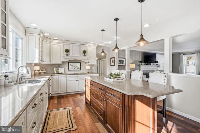 340 COLDSTREAM DR, Berwyn, PA 19312