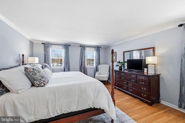 340 COLDSTREAM DR, Berwyn, PA 19312