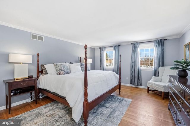 340 COLDSTREAM DR, Berwyn, PA 19312