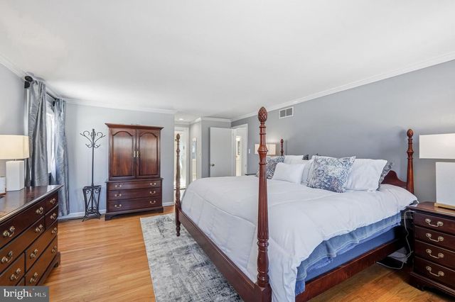 340 COLDSTREAM DR, Berwyn, PA 19312