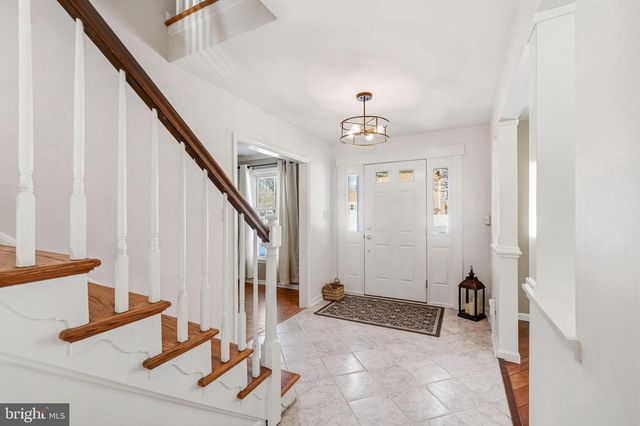 340 COLDSTREAM DR, Berwyn, PA 19312