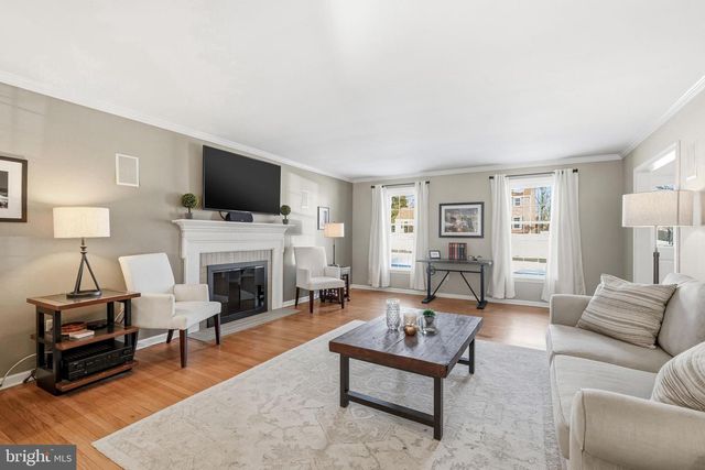 340 COLDSTREAM DR, Berwyn, PA 19312