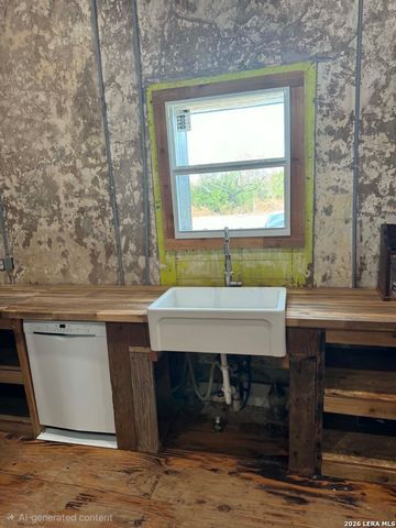 21805 Senior Rd, Von Ormy, TX 78073