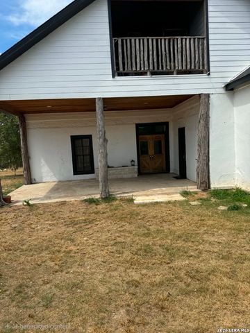 21805 Senior Rd, Von Ormy, TX 78073