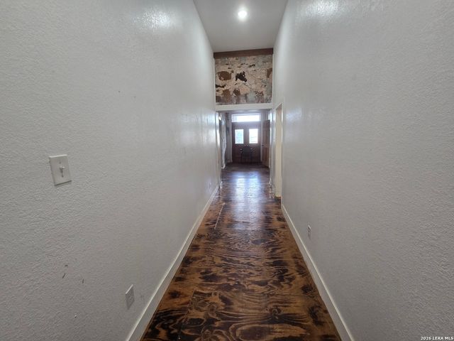 21805 Senior Rd, Von Ormy, TX 78073