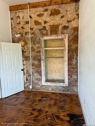 21805 Senior Rd, Von Ormy, TX 78073