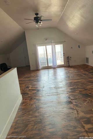 21805 Senior Rd, Von Ormy, TX 78073