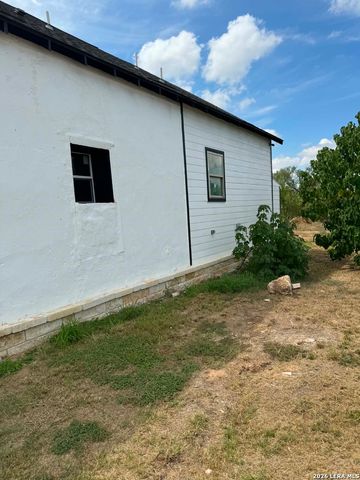 21805 Senior Rd, Von Ormy, TX 78073
